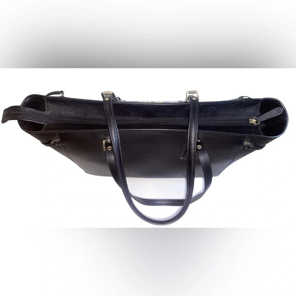 Michael Kors Large Voyager LOVE Tote - Picture 12 of 12